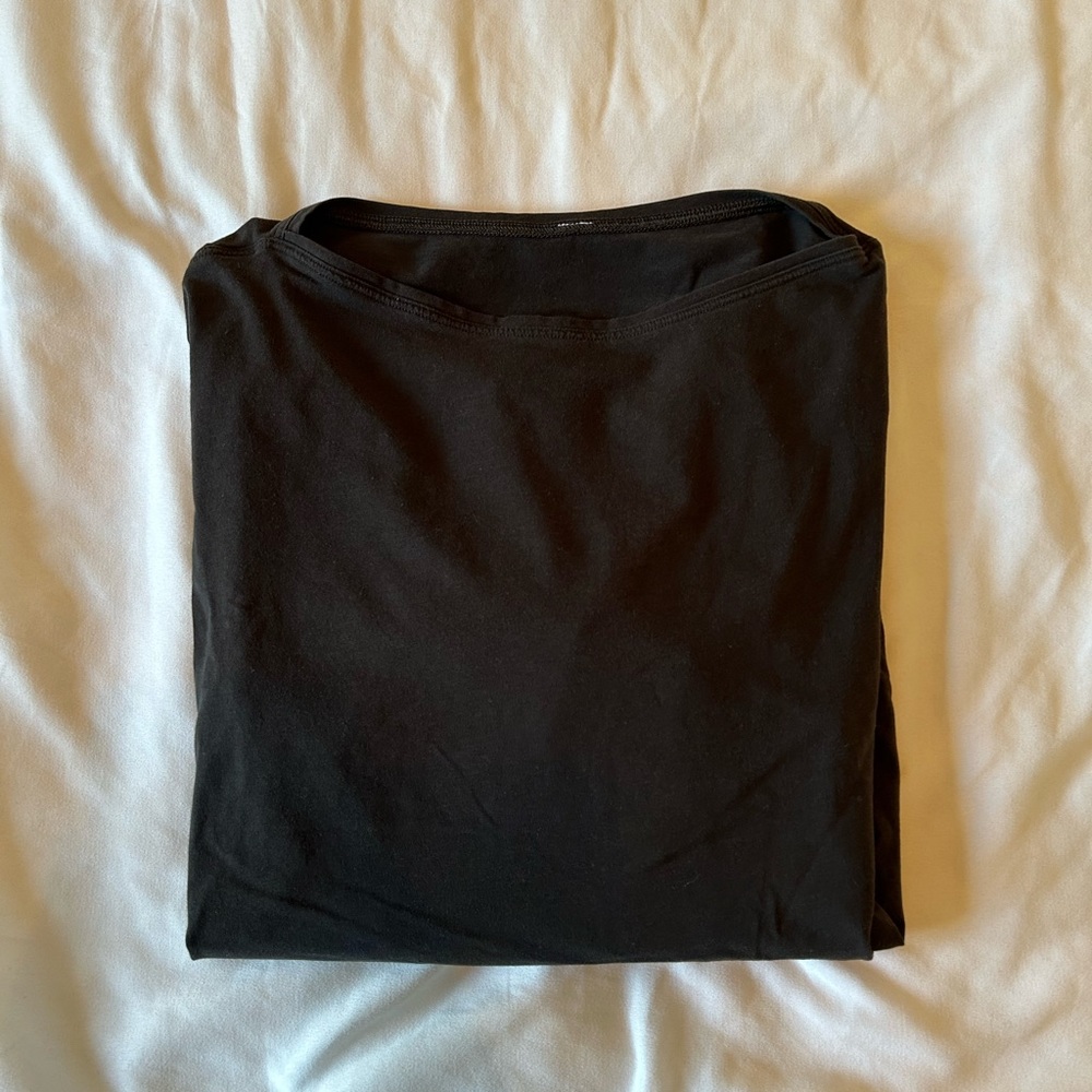 Lululemon back in action short sleeve shirt!